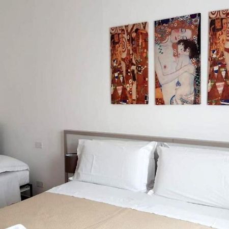 Caba Holiday Bardolino Colombo ภายนอก รูปภาพ